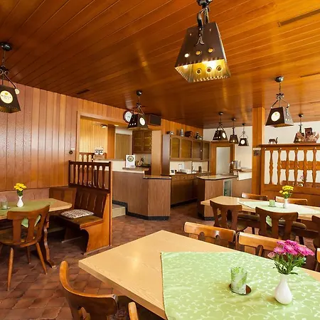 بيت ضيافة Zur Dorfschaenke *